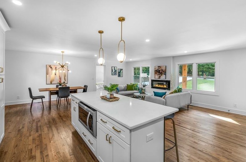 1710 Seneca Ct, Smyrna GA  30080-4551 exterior