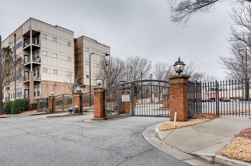 898 Oak St, Atlanta GA  30318-4732 exterior