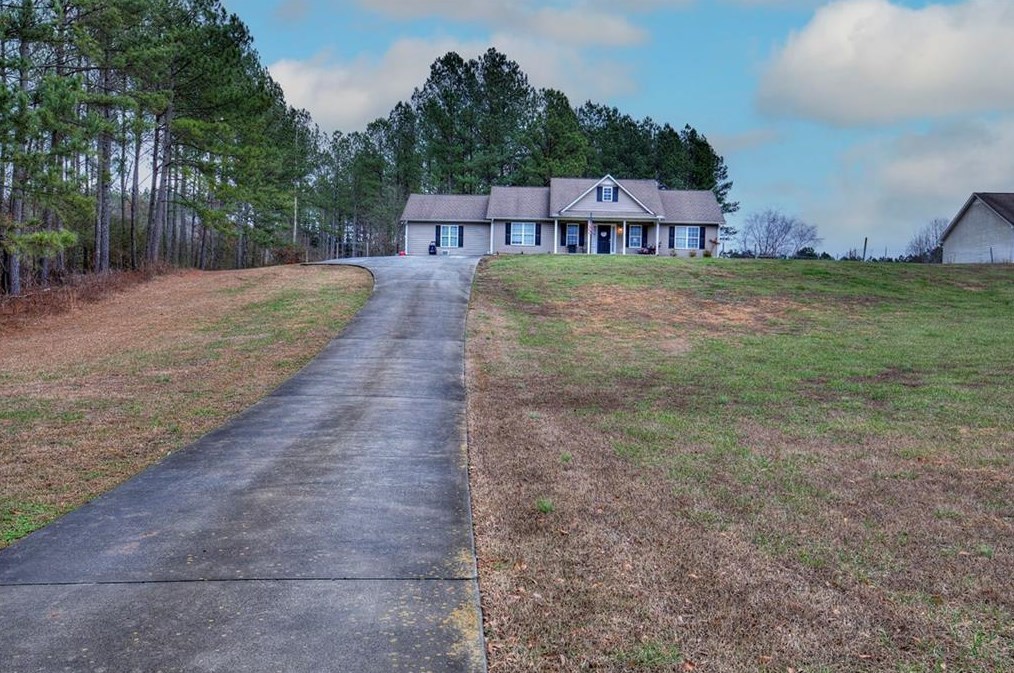 601 Hall Memorial Rd, Calhoun GA  30701-8357 exterior