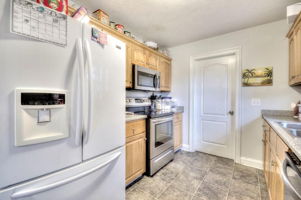 601 Hall Memorial Rd, Calhoun GA  30701-8357 exterior