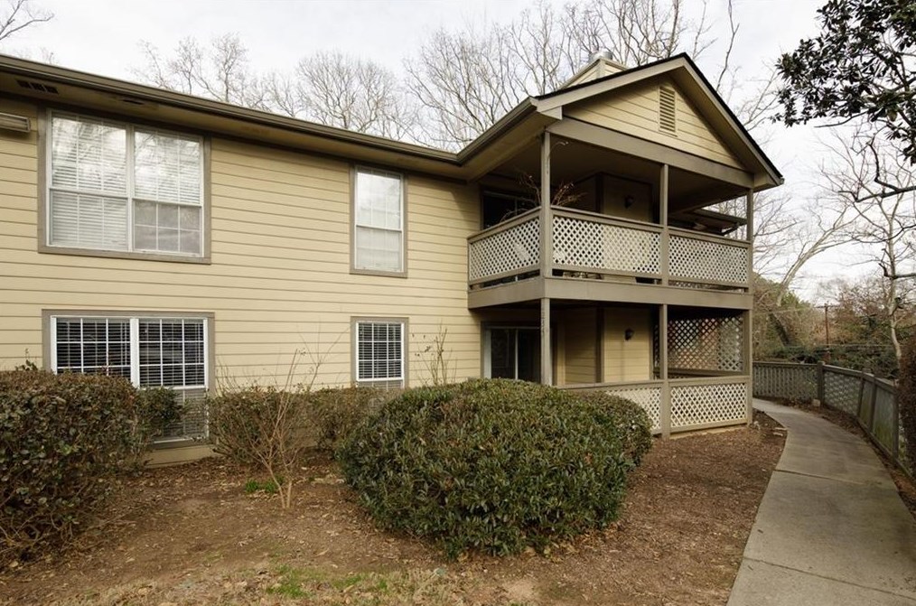 1234 Weatherstone Dr, Atlanta GA  30324-4644 exterior