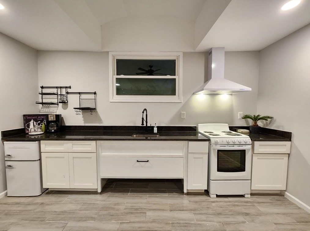 1357 Peachcrest Rd, Decatur GA  30032-2505 exterior