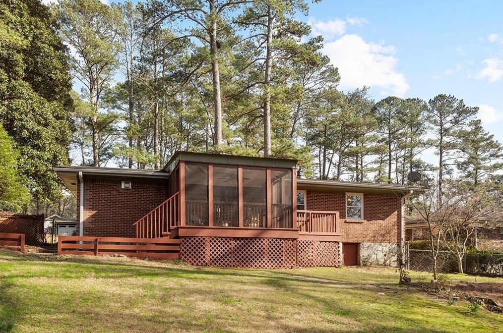 2564 Woodacres Rd, Atlanta GA  30345-1655 exterior