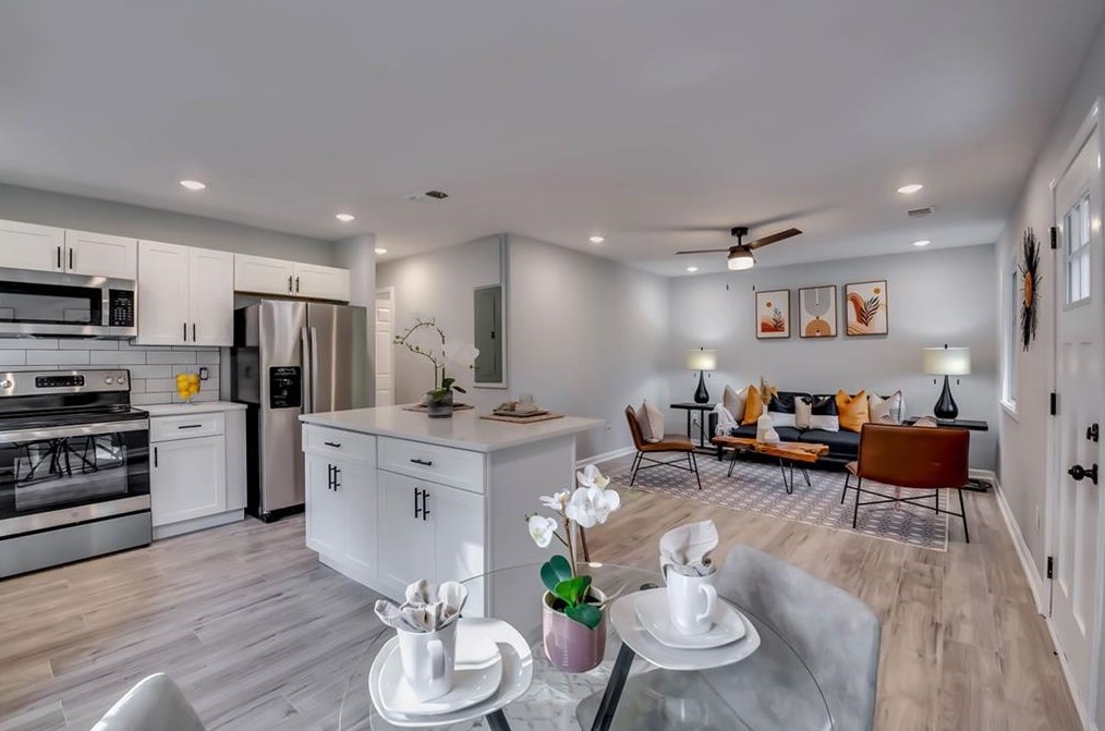 2702 Santa Barbara Dr, Atlanta GA  30318-7327 exterior