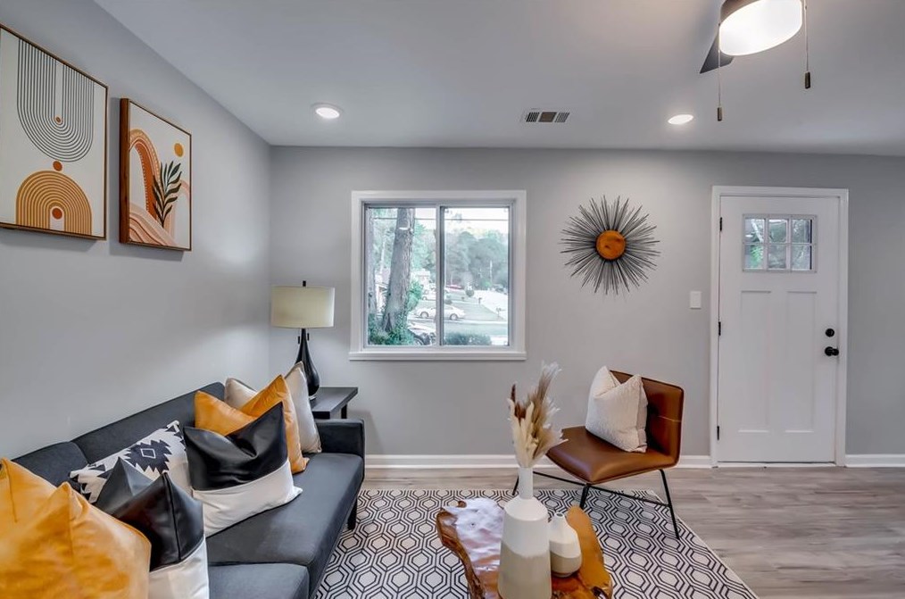 2702 Santa Barbara Dr, Atlanta GA  30318-7327 exterior