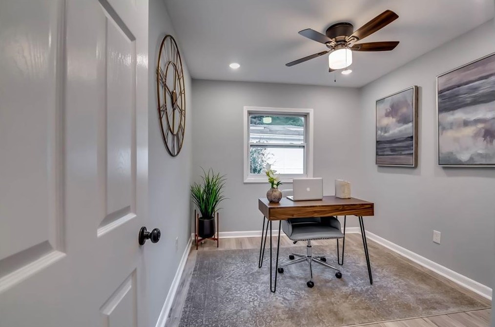 2702 Santa Barbara Dr, Atlanta GA  30318-7327 exterior