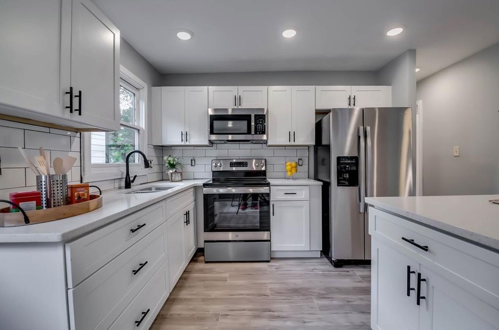 2702 Santa Barbara Dr, Atlanta GA  30318-7327 exterior