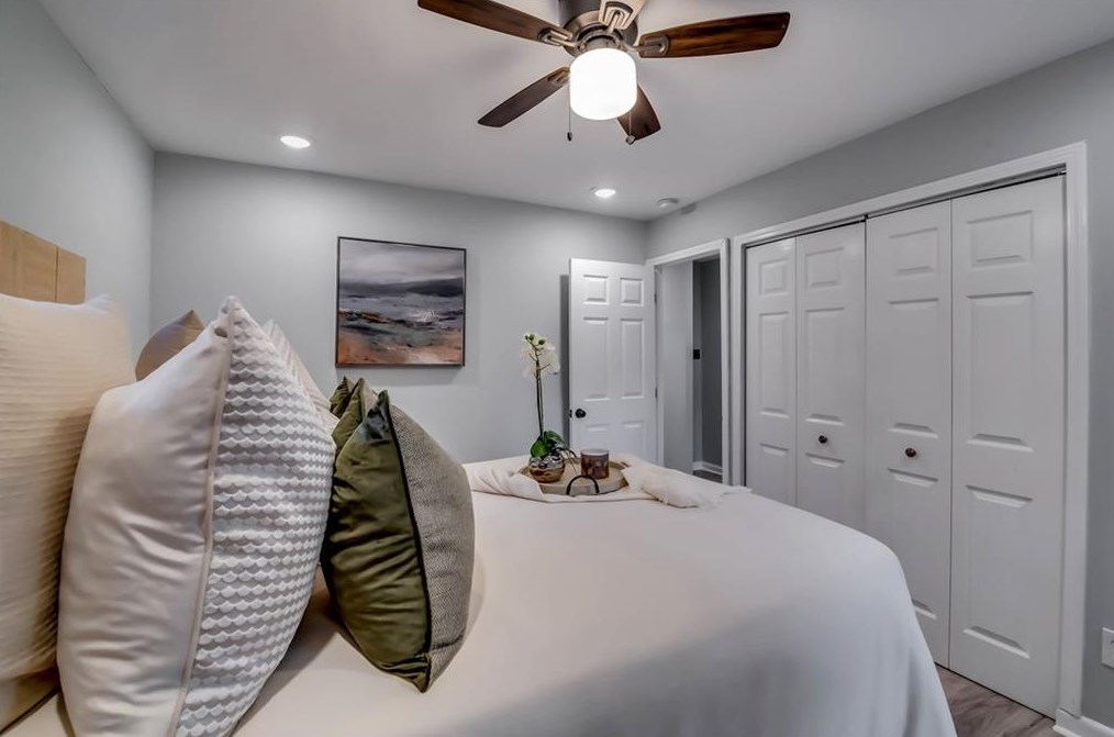 2702 Santa Barbara Dr, Atlanta GA  30318-7327 exterior