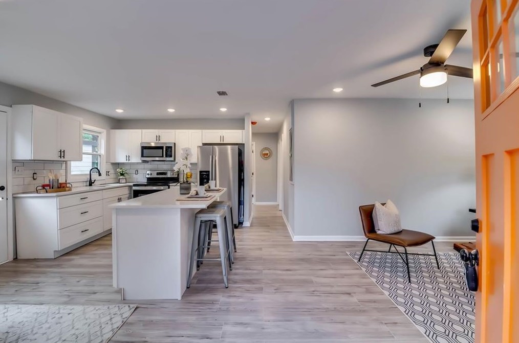 2702 Santa Barbara Dr, Atlanta GA  30318-7327 exterior