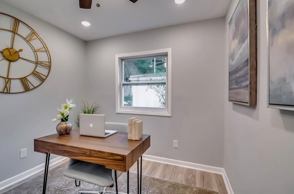 2702 Santa Barbara Dr, Atlanta GA  30318-7327 exterior