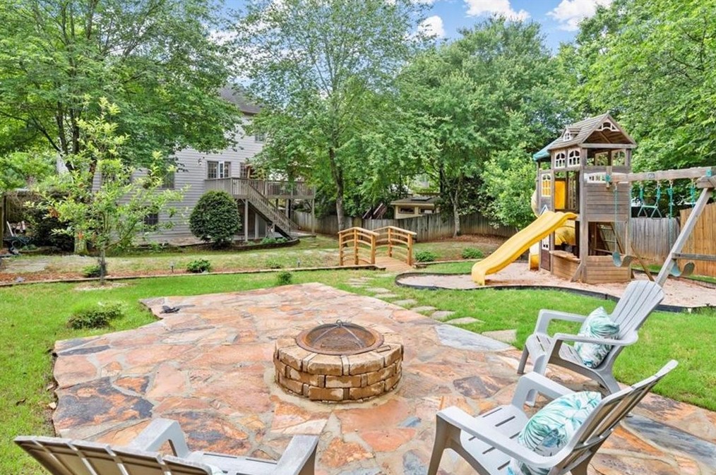 1854 Fox Chapel Dr, Smyrna GA  30080-6383 exterior