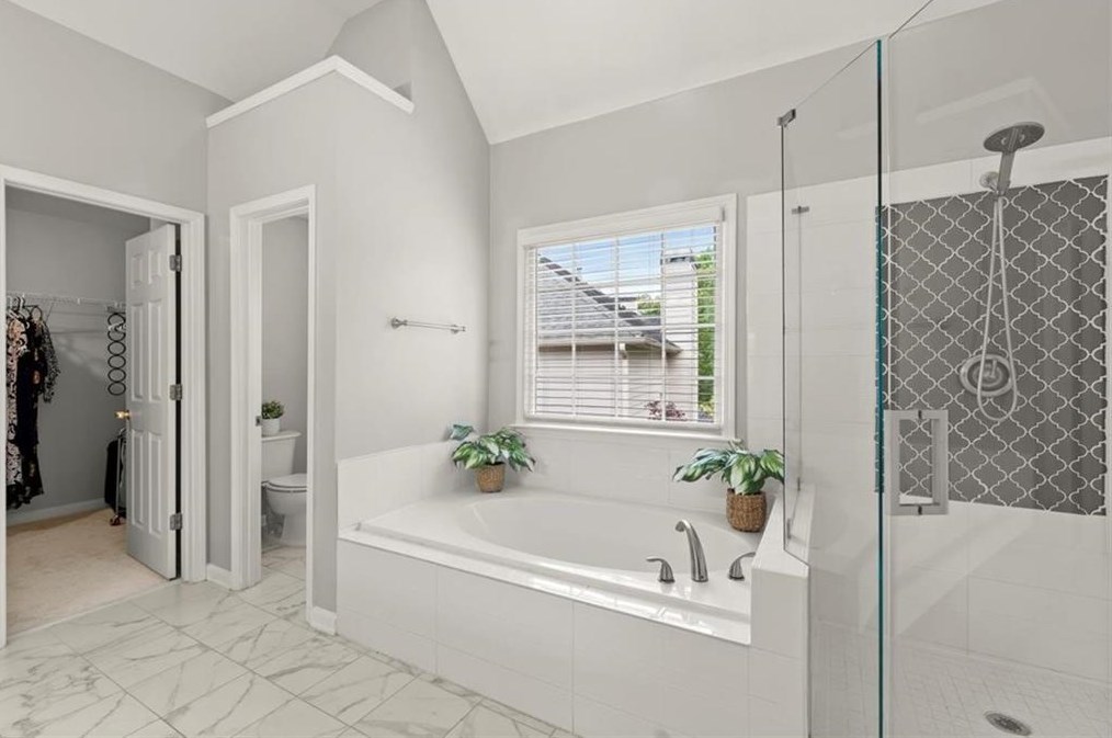 1854 Fox Chapel Dr, Smyrna GA  30080-6383 exterior