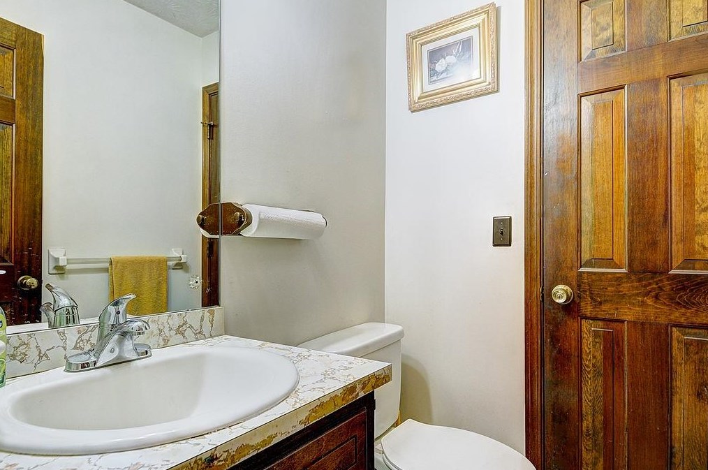 2085 Tudor Castle Dr, Decatur GA  30035-2161 exterior