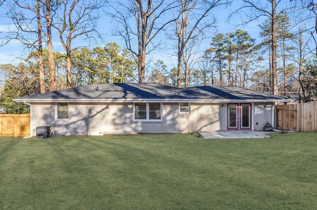 1395 Dennis Dr, Decatur GA  30032-3119 exterior