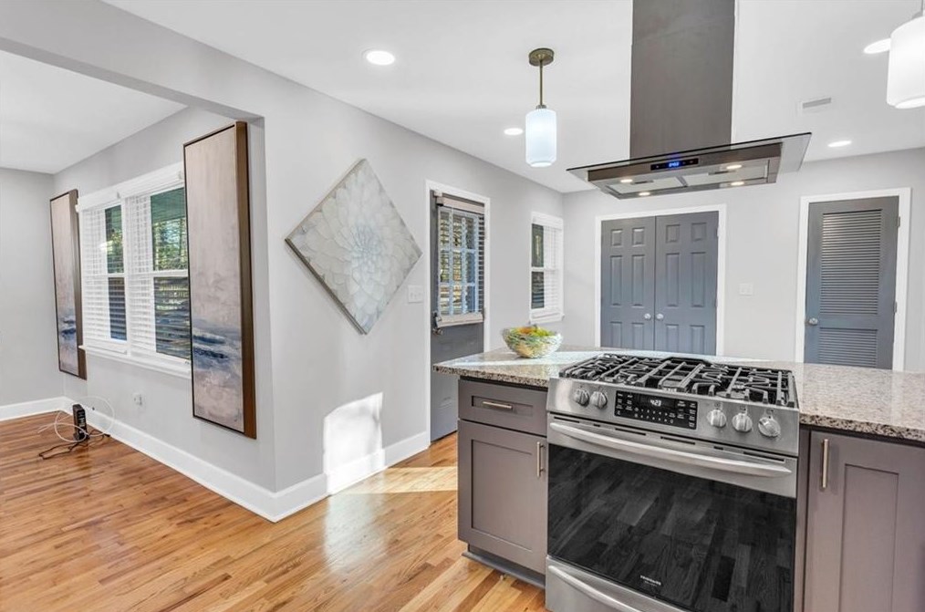 1395 Dennis Dr, Decatur GA  30032-3119 exterior