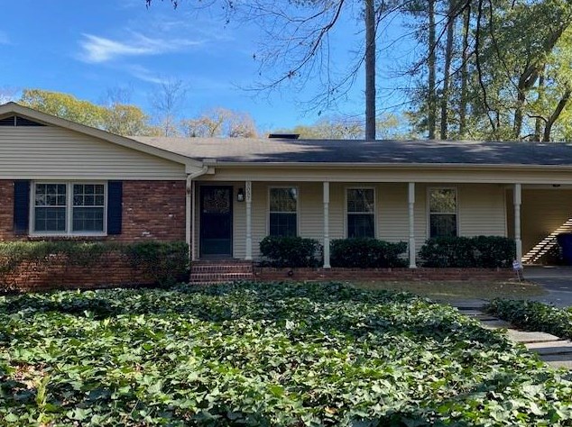 3057 Roberta Dr, Atlanta GA  30327-1630 exterior