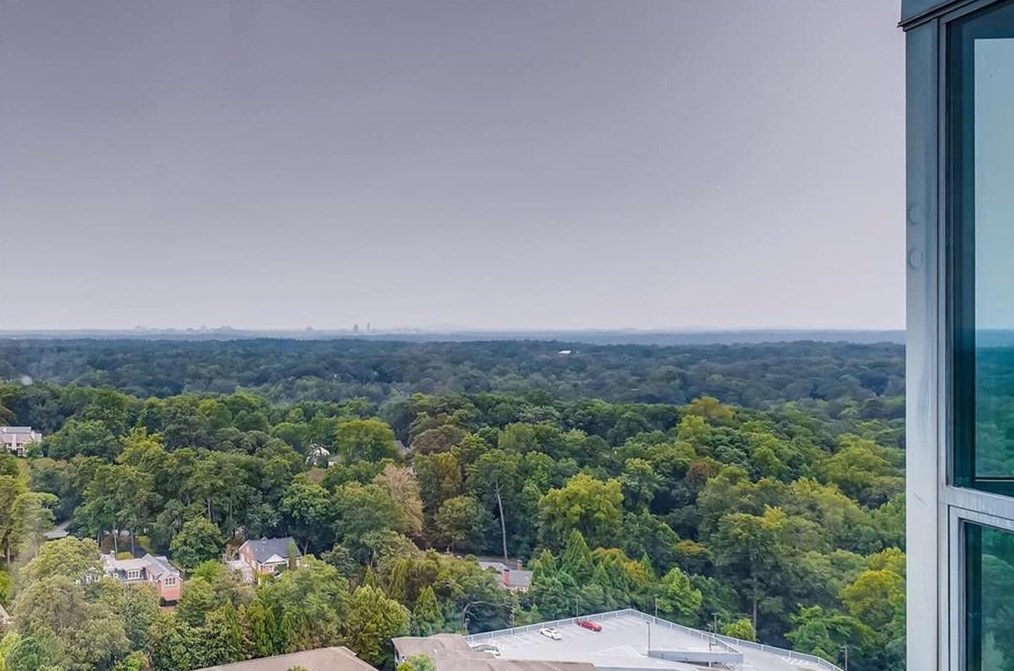 2870 Pharr Rd, Atlanta GA  30305 exterior