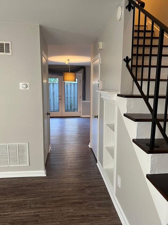 239 Triumph Dr, Atlanta GA  30327-1085 exterior