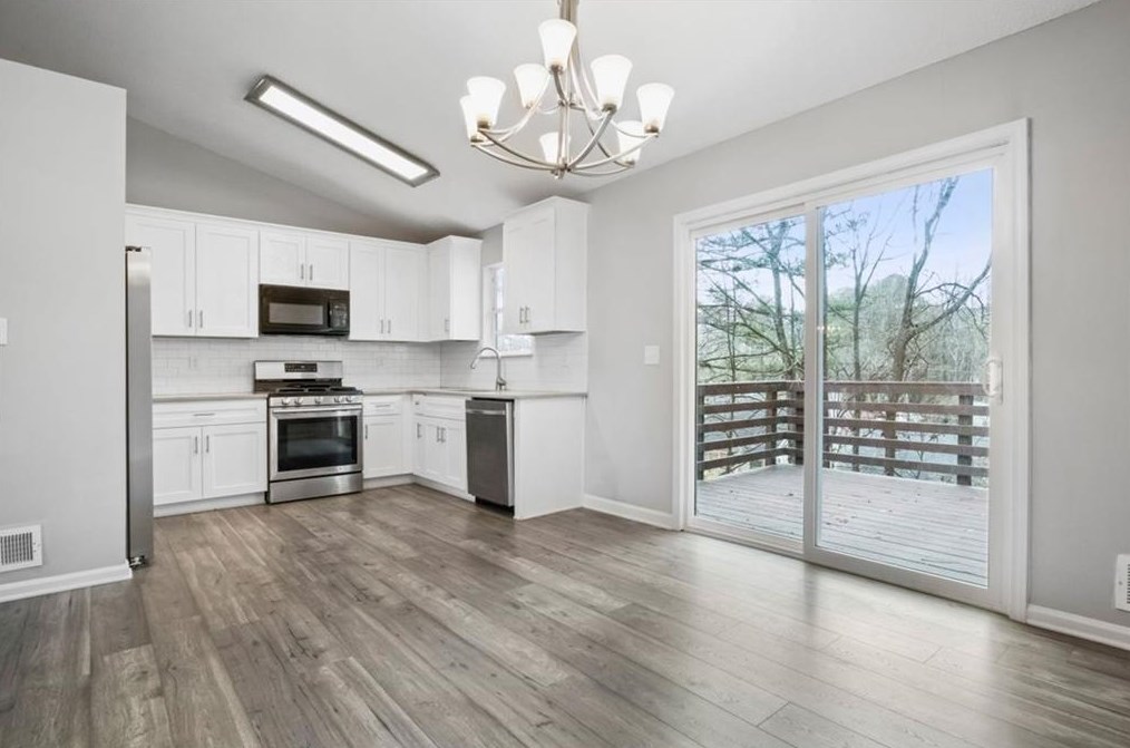 5028 Chadwick Ct, Decatur GA  30035-3627 exterior