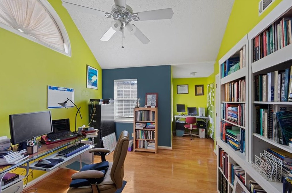 945 Ashbury Heights Ct, Decatur GA  30030-4178 exterior