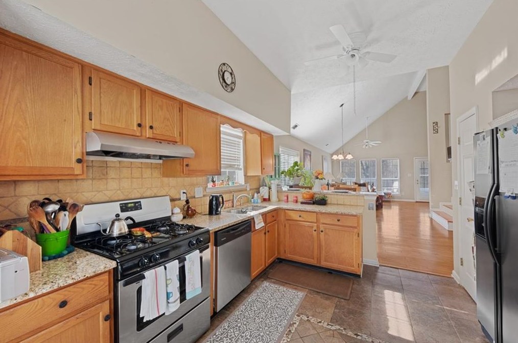 945 Ashbury Heights Ct, Decatur GA  30030-4178 exterior