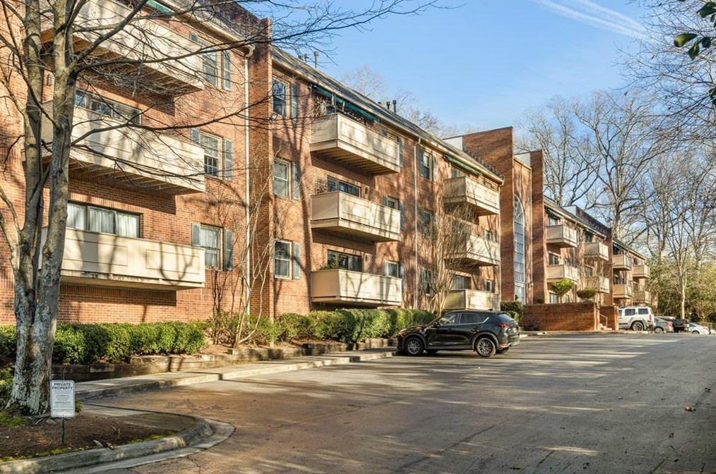 102 Ridley Howard Ct, Decatur GA  30030-2374 exterior