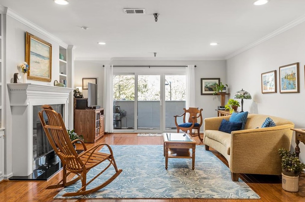 102 Ridley Howard Ct, Decatur GA  30030-2374 exterior