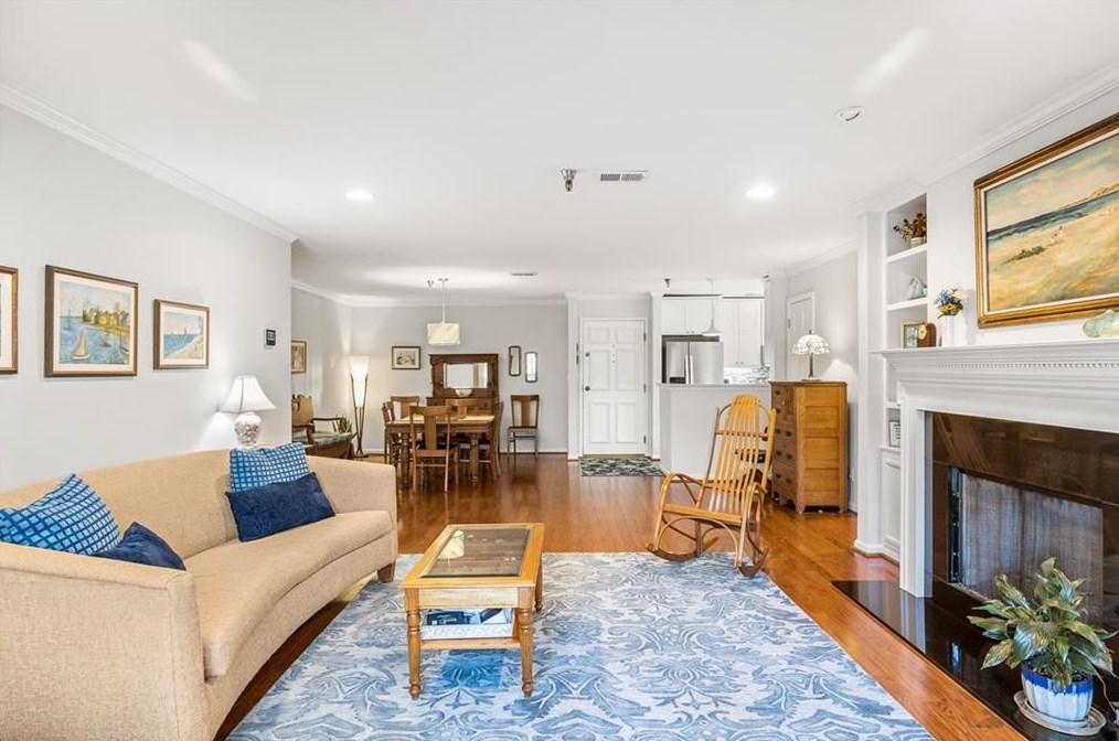 102 Ridley Howard Ct, Decatur GA  30030-2374 exterior