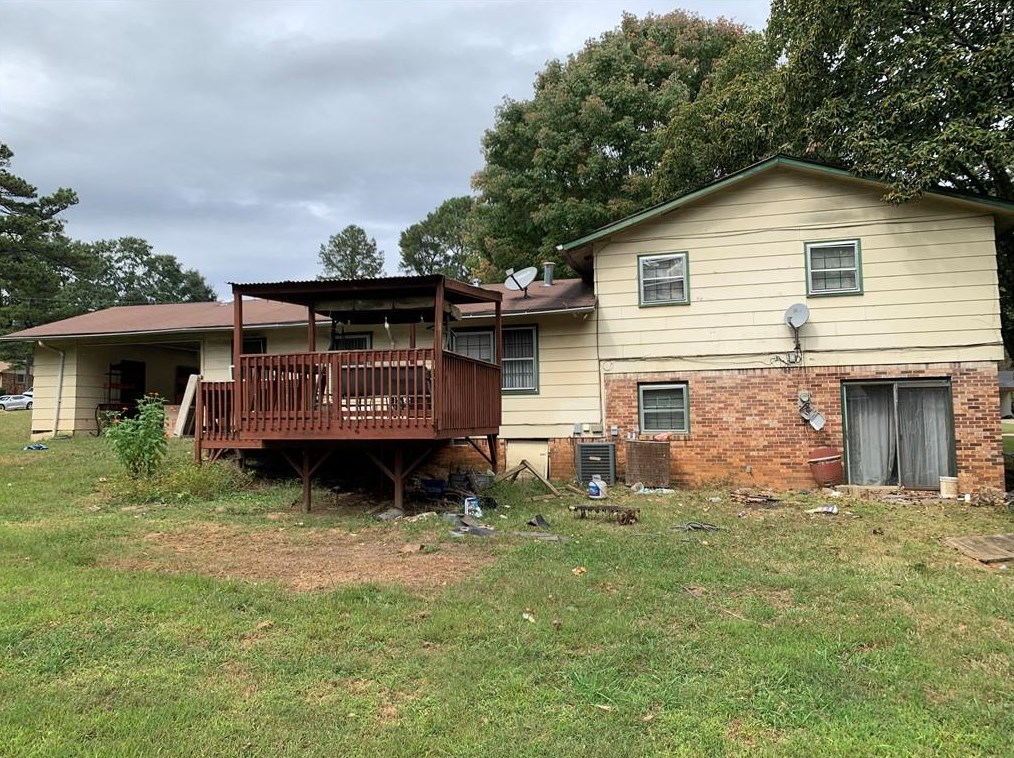 4395 John Wesley Dr, Decatur GA  30035-2145 exterior