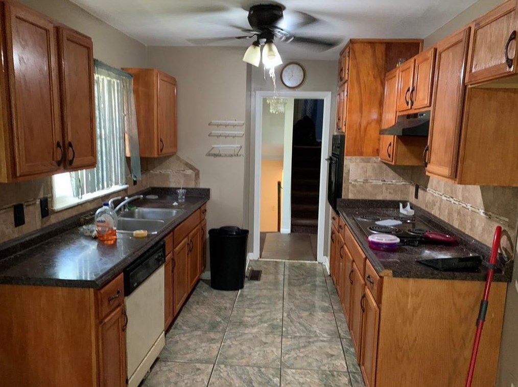 4395 John Wesley Dr, Decatur GA  30035-2145 exterior