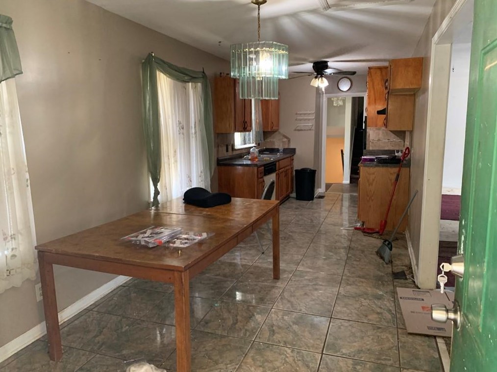 4395 John Wesley Dr, Decatur GA  30035-2145 exterior