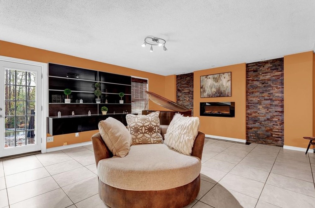 2250 Soaring Ln, Lawrenceville GA  30044-5885 exterior