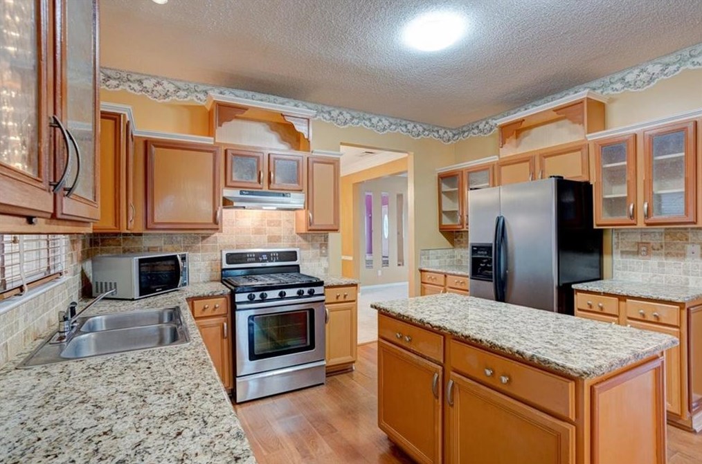 4284 Rosewood Grv, Decatur GA  30034-6241 exterior