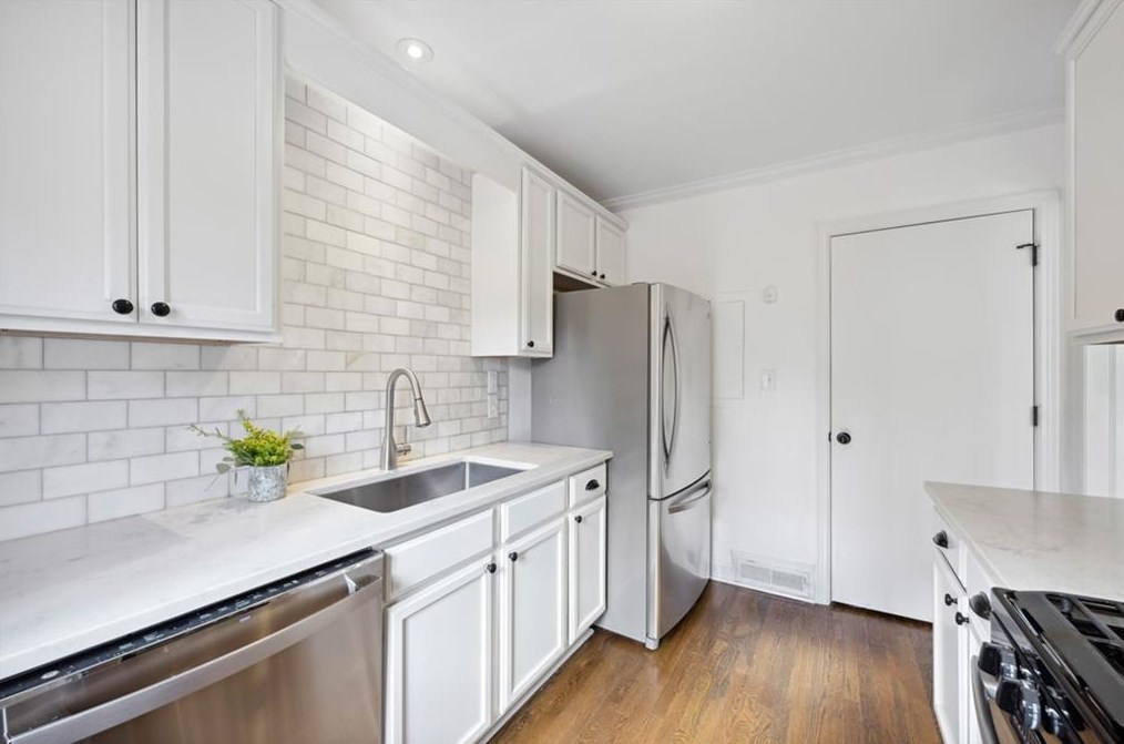 1764 Warren Ct, Atlanta GA  30318-1457 exterior