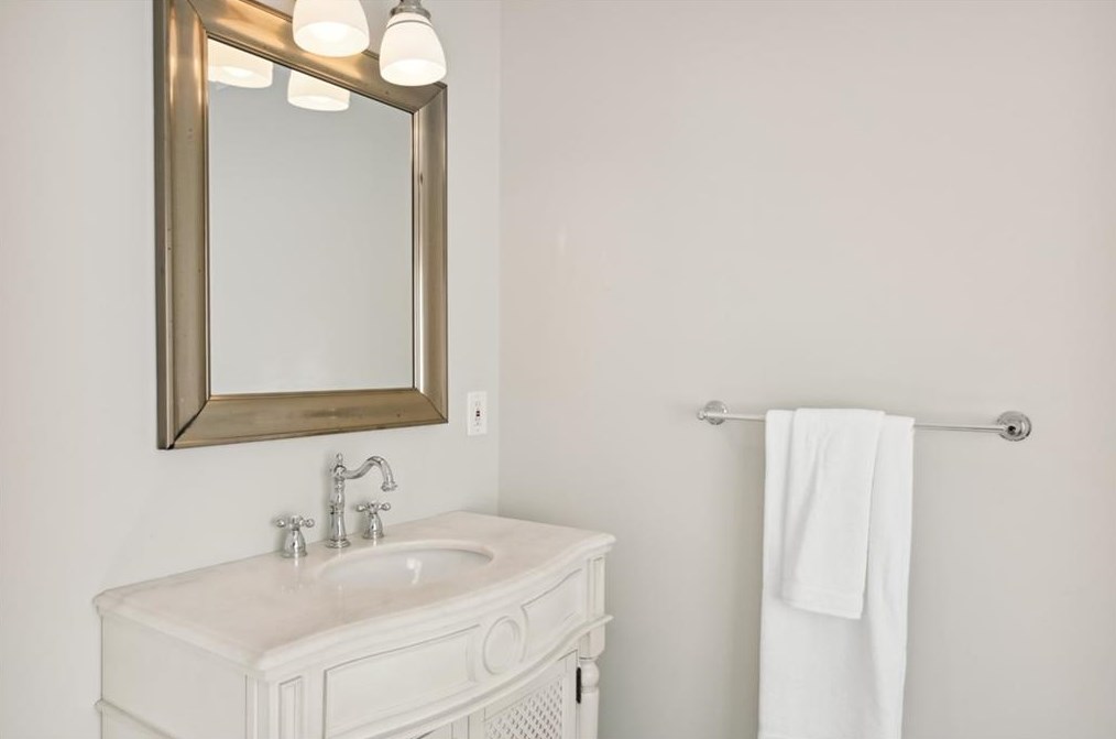 1764 Warren Ct, Atlanta GA  30318-1457 exterior