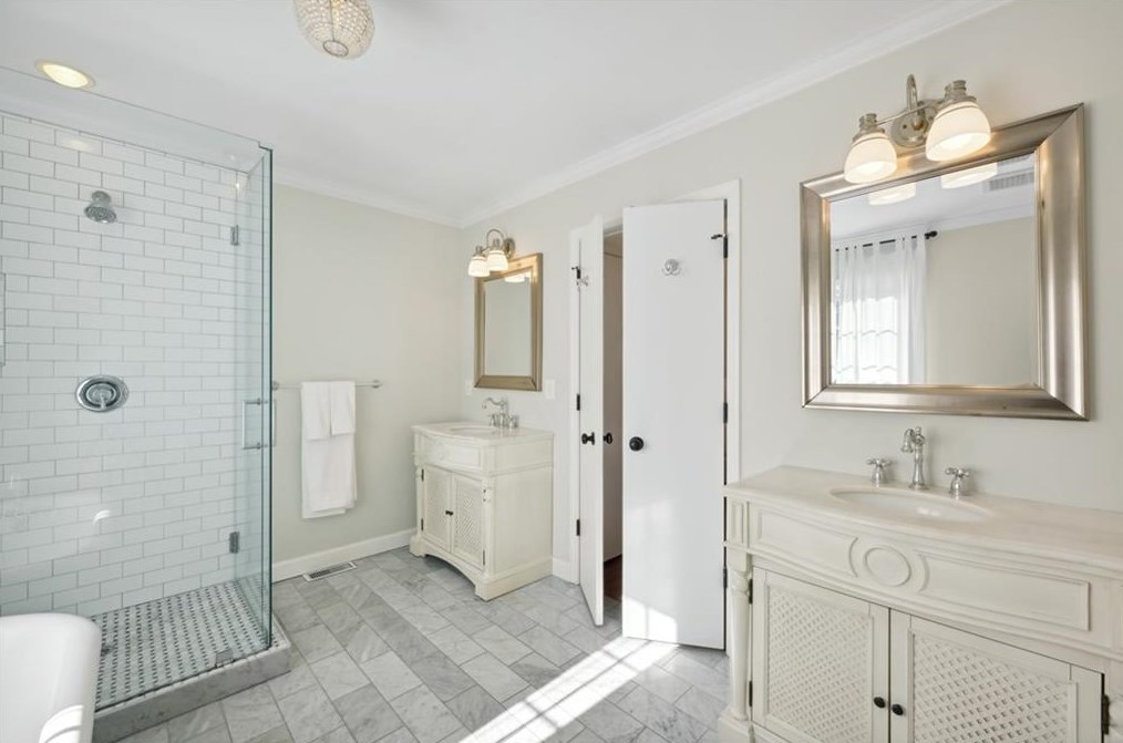 1764 Warren Ct, Atlanta GA  30318-1457 exterior