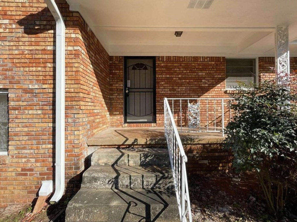 2612 Dawn Dr, Decatur GA  30032-6354 exterior