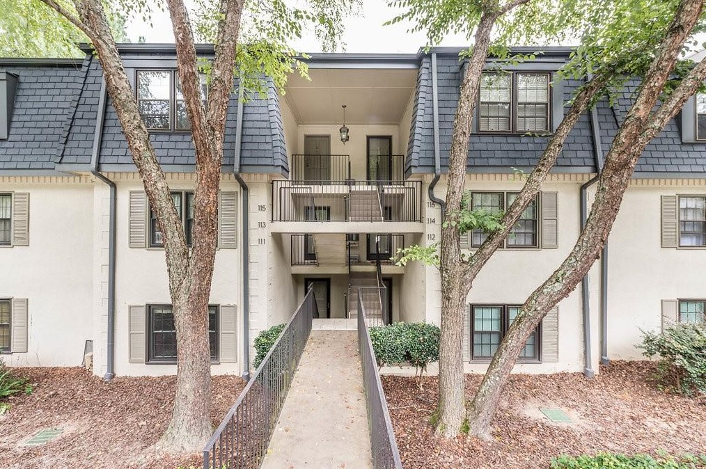 115 Rosaire Pl, Atlanta GA  30327-4050 exterior