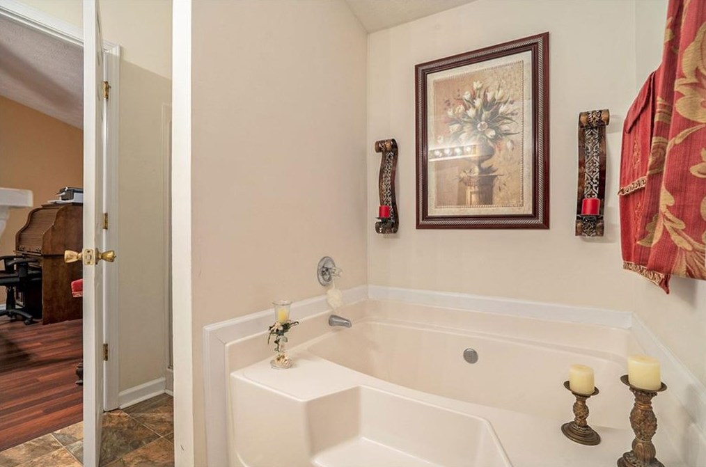 404 Jasmine Trl, Athens GA 30606-6507 exterior