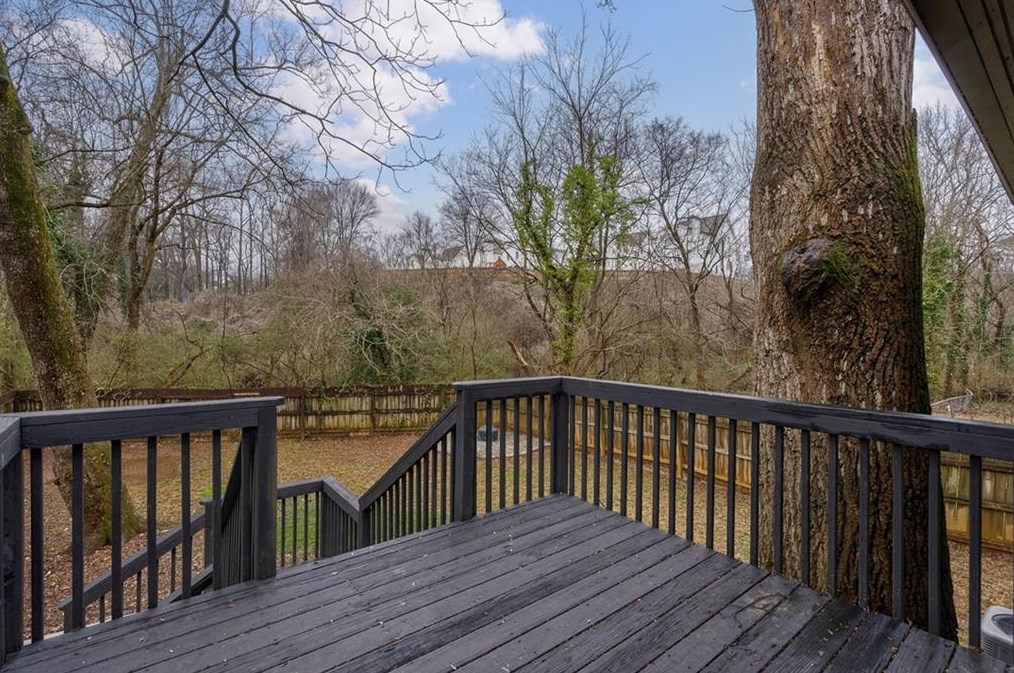 141 Watson Cir, Atlanta GA  30317-2616 exterior