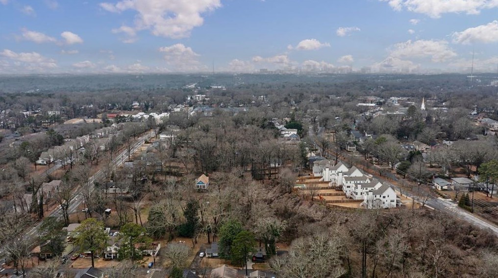 141 Watson Cir, Atlanta GA  30317-2616 exterior