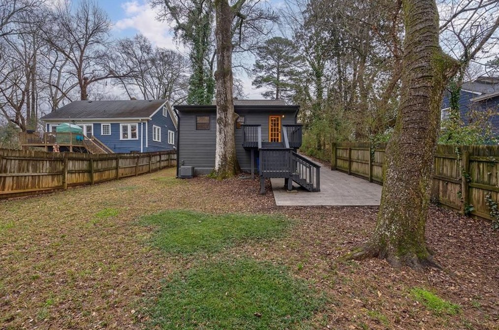 141 Watson Cir, Atlanta GA  30317-2616 exterior