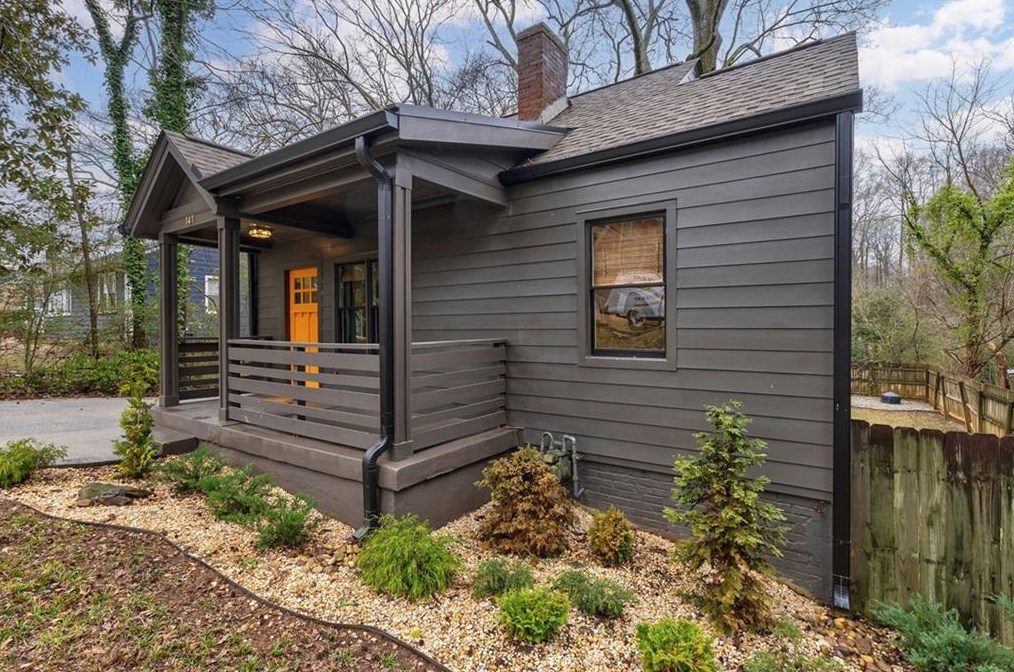 141 Watson Cir, Atlanta GA  30317-2616 exterior
