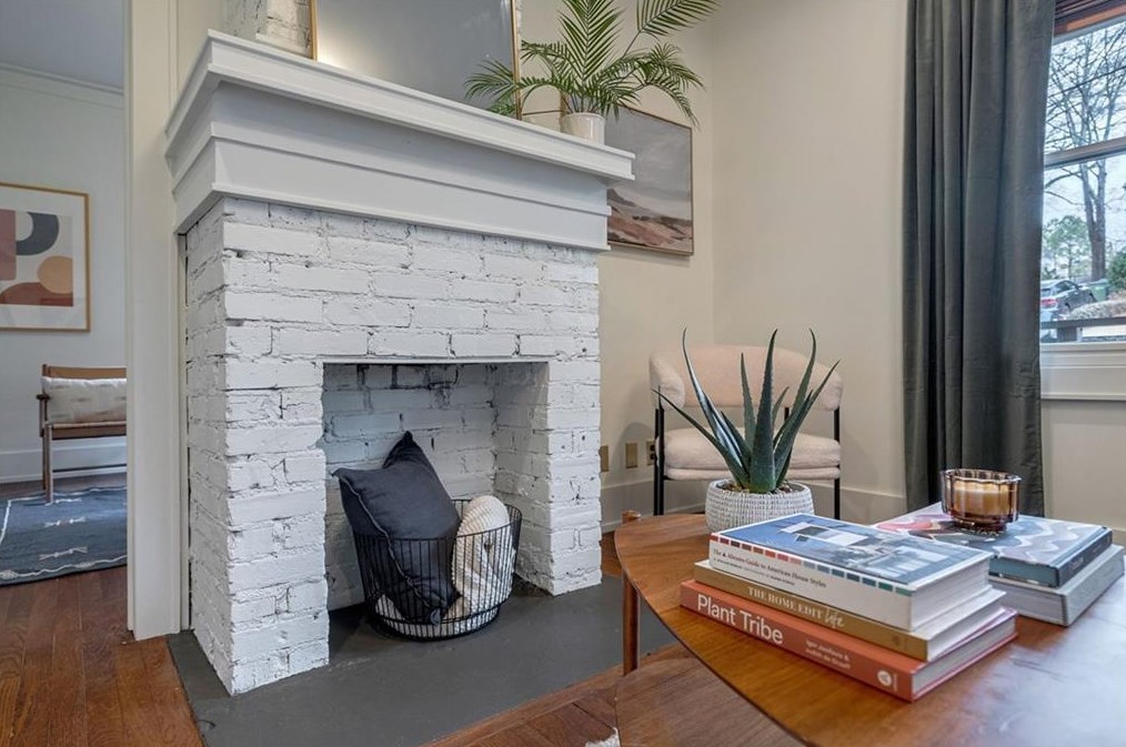 141 Watson Cir, Atlanta GA  30317-2616 exterior