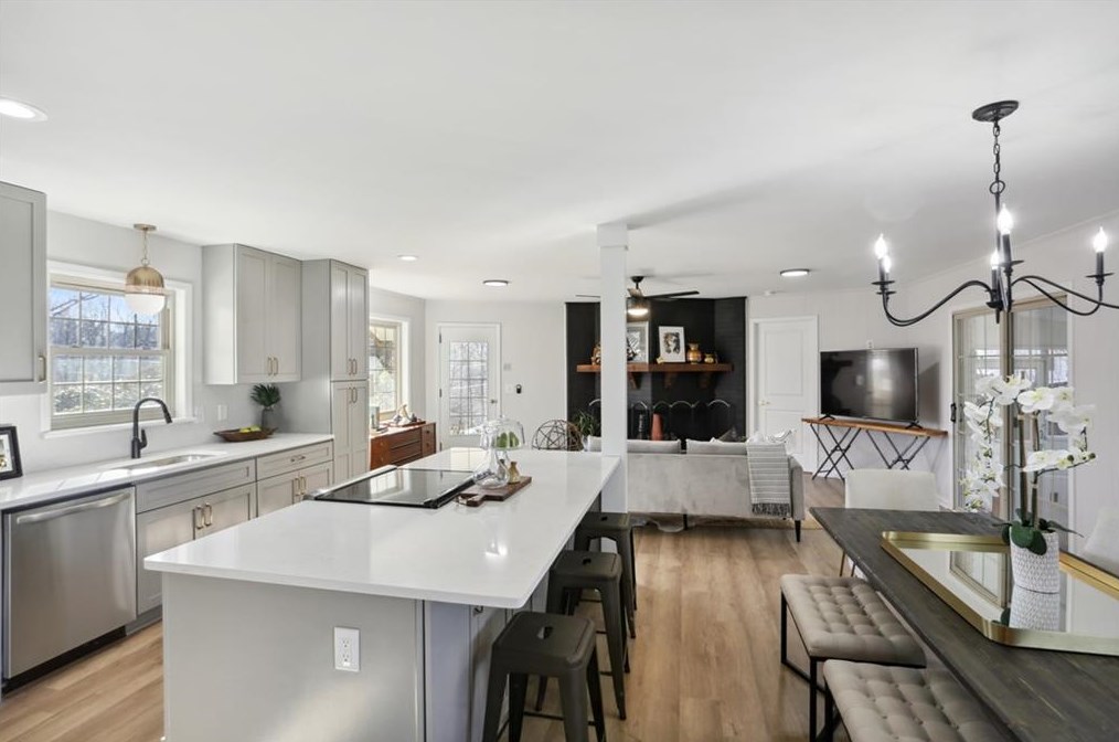 3710 Hickory Cir, Smyrna GA  30080-5618 exterior