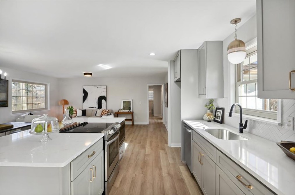 3710 Hickory Cir, Smyrna GA  30080-5618 exterior