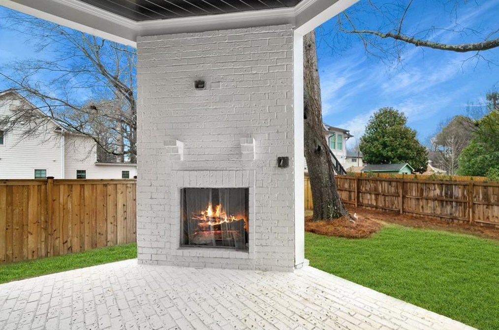 1361 Wessyngton Rd, Atlanta GA  30306-3244 exterior