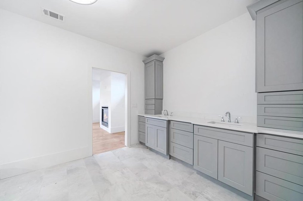 1361 Wessyngton Rd, Atlanta GA  30306-3244 exterior
