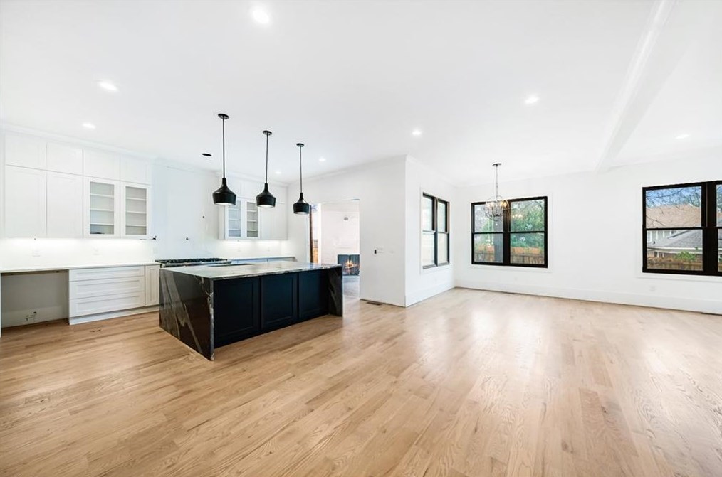 1361 Wessyngton Rd, Atlanta GA  30306-3244 exterior