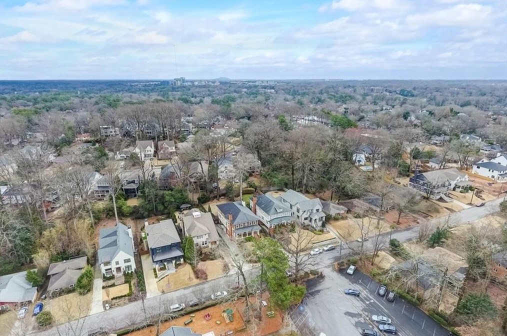 1421 Wessyngton Rd, Atlanta GA  30306-3245 exterior